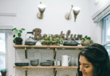 식사와 감정: 음식의 심리적 영향 woman sitting in front of table