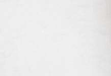 겨울철 운동과 음식으로 면역력을 높이는 방법 bowl of strawberries